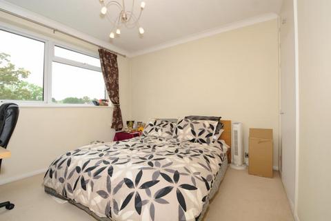 2 bedroom apartment to rent, Gateway Close,  Northwood,  HA6