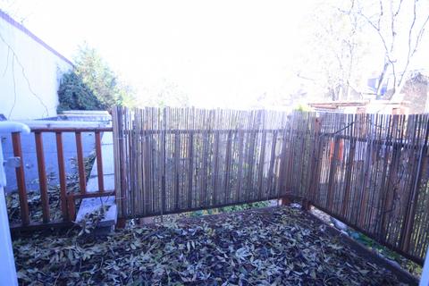 1 bedroom flat to rent, Olive Grove, Turnpike Lane, N15