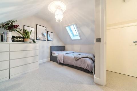 3 bedroom end of terrace house to rent, Tilford Street, Tilford, Surrey, GU10