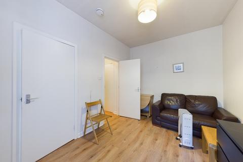 1 bedroom flat to rent, St Patrick Square, Newington, Edinburgh, EH8