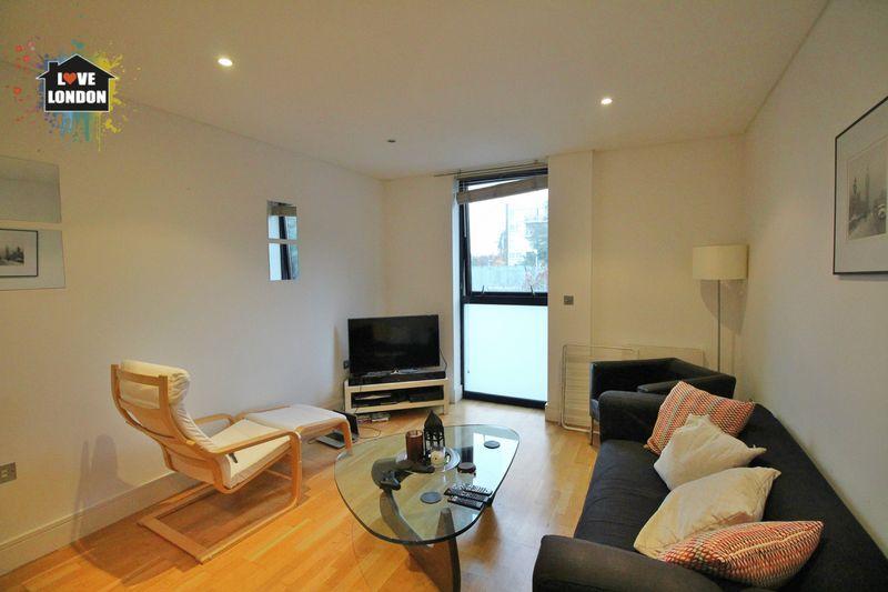Downham Road London N1 1 Bed Apartment 560 Pcm 360 Pw Image 1 Of 7 Lounge