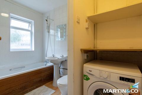 3 bedroom terraced house to rent, Poole Crescent, Harborne, B17