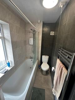 6 bedroom semi-detached house to rent, HMO 6or 7 bed, Westlea Road, CV31 3JE