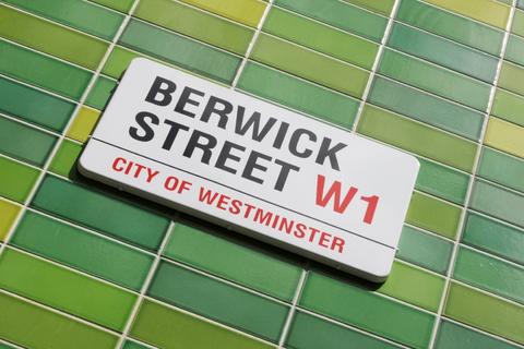 Studio to rent, Berwick Street, Soho W1