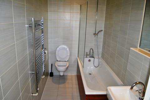 2 bedroom apartment to rent, St Peters Gardens
