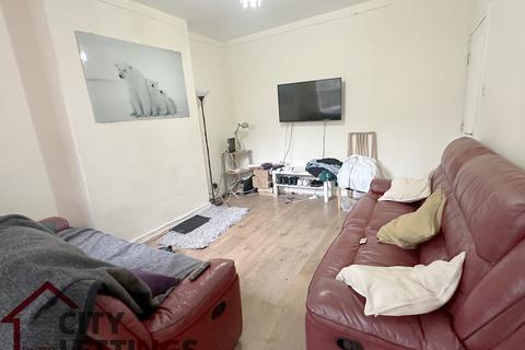 6 bedroom terraced house to rent, Kimbolton Avenue, Lenton