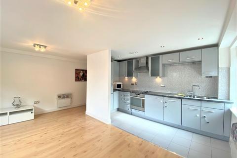 2 bedroom flat to rent, Heathcroft Road, Ealing W5 3BF