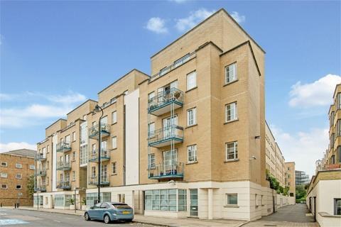 2 bedroom apartment to rent, The Watergardens, E14