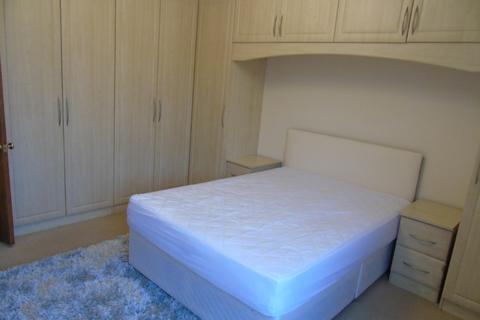 2 bedroom flat to rent, Hutchison Place, Chesser, Edinburgh, EH14