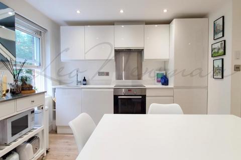 undefined, Charlotte Street, Fitzrovia, W1T