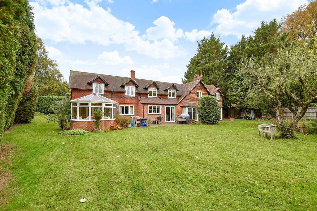 Skippetts Lane West, Basingstoke, Hampshire, RG21 5 bed detached house ...