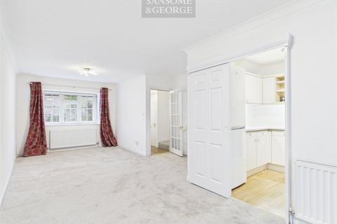 3 bedroom end of terrace house to rent, Horseshoe Crescent, Burghfield Common, Reading, Berkshire, RG7