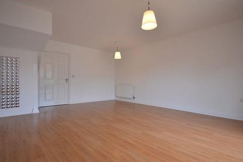 2 bedroom end of terrace house to rent, Flemish Place,  Warfield,  RG42