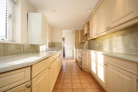 4 bedroom semi-detached house to rent, Camden Road Maidenhead Berkshire