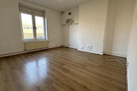 2 bedroom flat to rent, Ribstone House, Homerton, E9