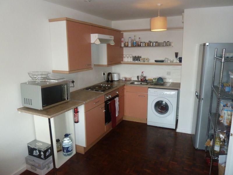 Old Snow Hill, Birmingham 2 bed apartment £750 pcm (£173 pw)