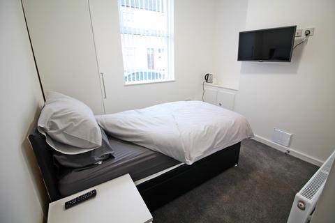 Studio to rent, Room 1 Denton Street, Widnes