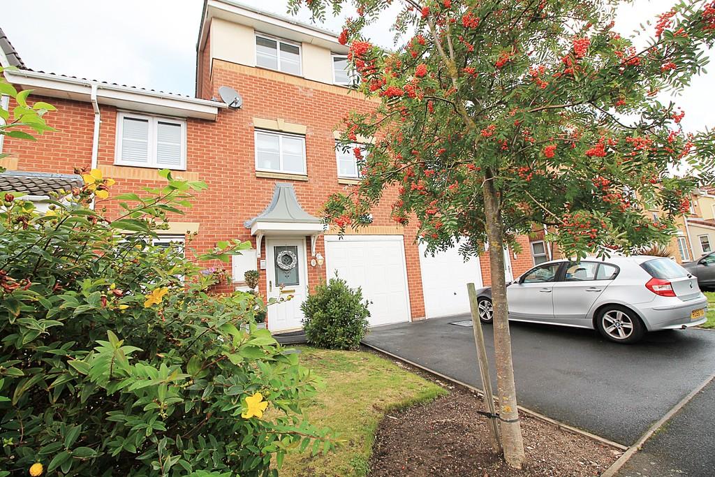 Rushmore Drive, Upton Rocks, Widnes 3 bed townhouse £800 pcm (£185 pw)