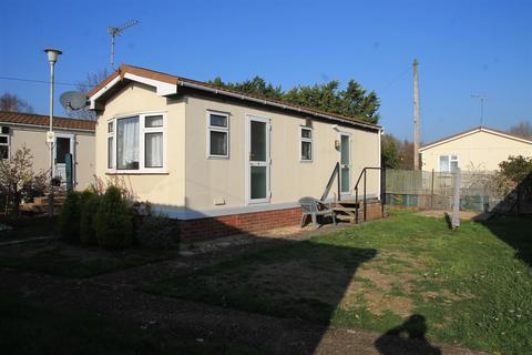 Search Mobile Homes For Sale In Windsor And Maidenhead