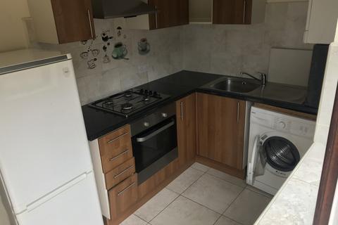 2 bedroom apartment to rent, Uxbridge Road, Feltham