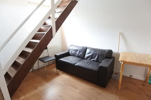 1 bedroom duplex to rent, High Road, Willesden NW10