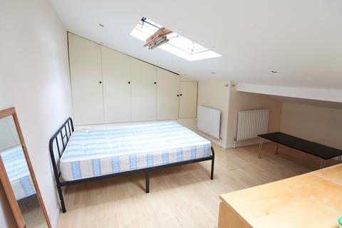 1 bedroom duplex to rent, High Road, Willesden NW10