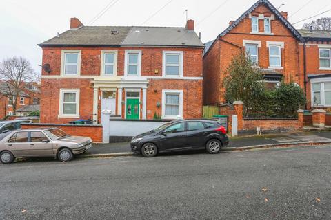 7 bedroom semi-detached house to rent, North Street,  Smethwick, B67