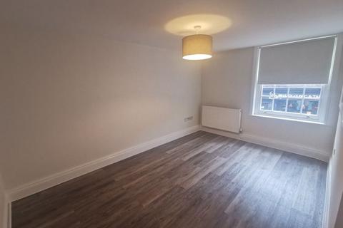 2 bedroom flat to rent, East Street, Chesham