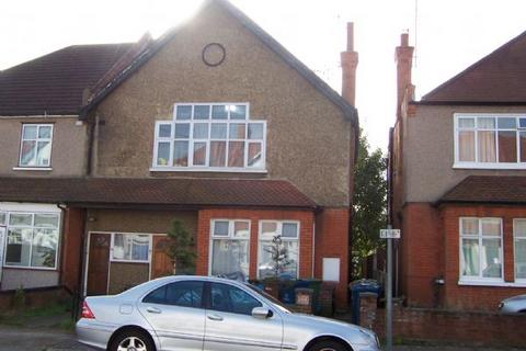 Studio to rent, WARRINGTON ROAD, HARROW HA1