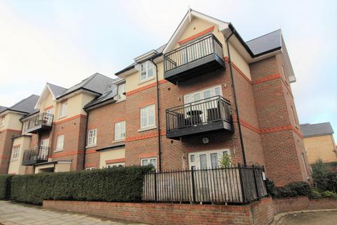 3 bedroom apartment to rent, Chelmsford Road, Southgate, N14