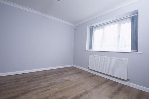 1 bedroom terraced house to rent, Alpine Road, Walton-On-Thames