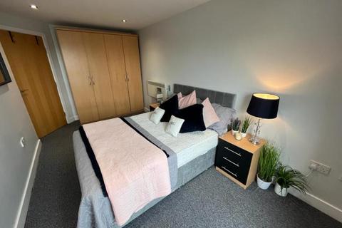 2 bedroom flat to rent, Mackenzie House, Leeds LS10