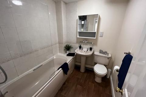 2 bedroom flat to rent, The Cricketers, Leeds LS5