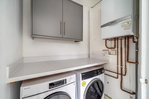 3 bedroom semi-detached house to rent, Cope Close,  Botley,  OX2