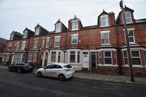 3 bedroom house to rent, Cedar Road, Nottingham