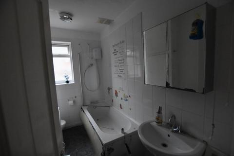 3 bedroom house to rent, Cedar Road, Nottingham