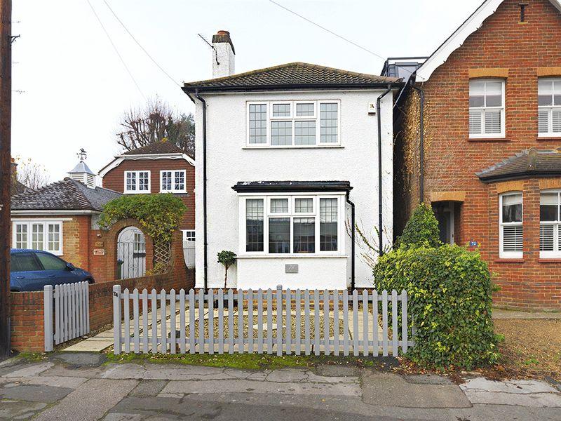 Thorkhill Road, Thames Ditton, KT7 3 bed detached house £950,000