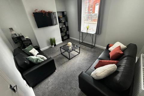 4 bedroom terraced house to rent, Granby Grove, Leeds LS6