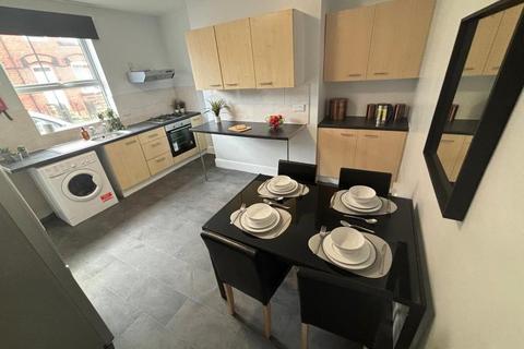 4 bedroom terraced house to rent, Granby Grove, Leeds LS6