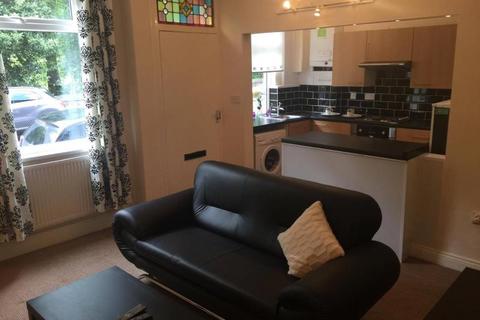 2 bedroom terraced house to rent, Station Parade, Leeds LS5