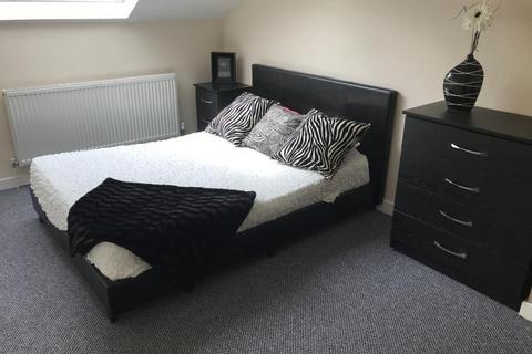3 bedroom terraced house to rent, Granby Place, Leeds LS6