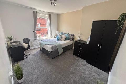 3 bedroom terraced house to rent, Granby Place, Leeds LS6