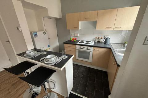 3 bedroom terraced house to rent, Granby Grove, Leeds LS6