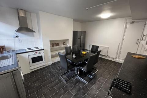 5 bedroom terraced house to rent, Brudenell Grove, Leeds LS6