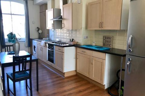 2 bedroom apartment to rent, Woodhouse Lane, Leeds LS2