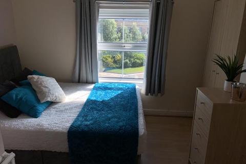 2 bedroom apartment to rent, Woodhouse Lane, Leeds LS2