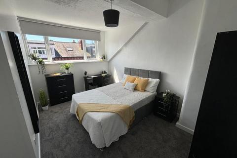 3 bedroom terraced house to rent, Granby Grove, Leeds LS6