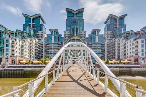 2 bedroom flat to rent, Drake House, 14 St George Wharf, London