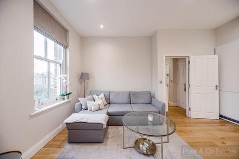 1 bedroom flat for sale, Greencroft Gardens, South Hampstead, London