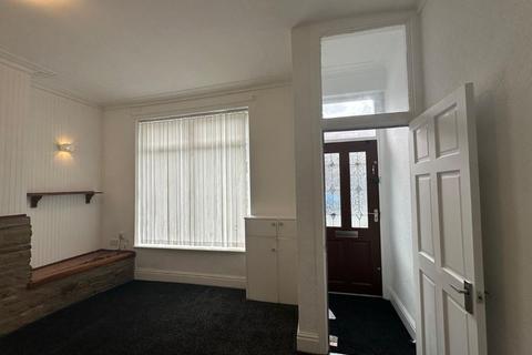 2 bedroom terraced house to rent, Hollins Road Oldham OL8 4SR